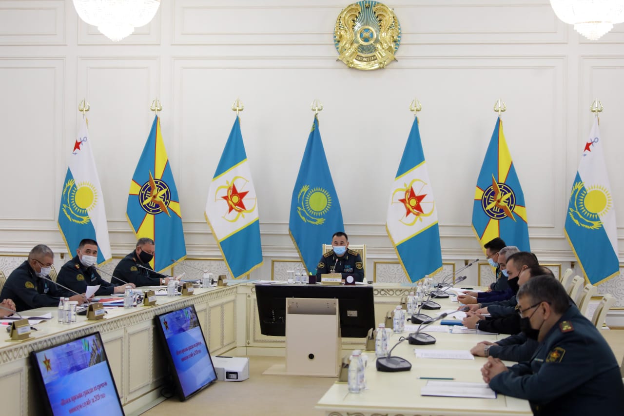 Казахстанские призывники будут получать повестки в армию по SMS 
