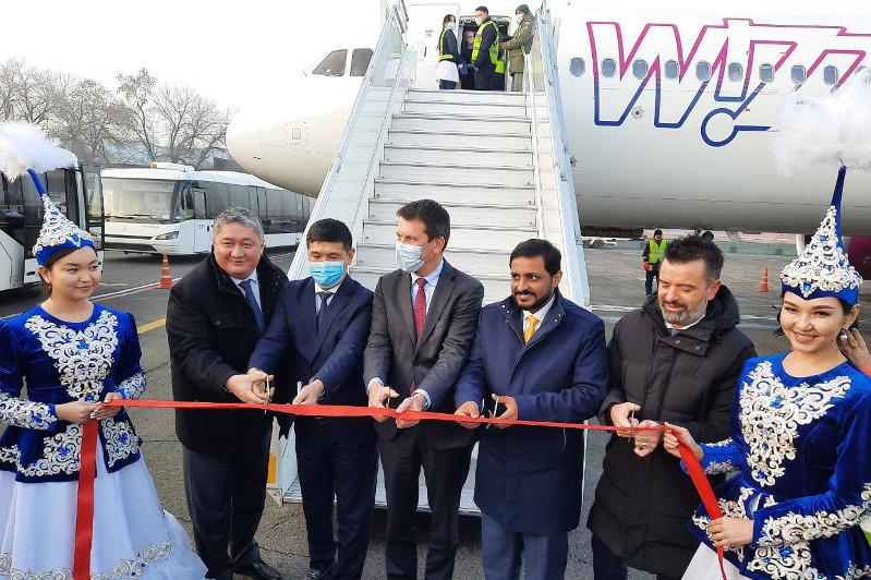 Первый рейс в Казахстан запустил лоукостер ОАЭ 