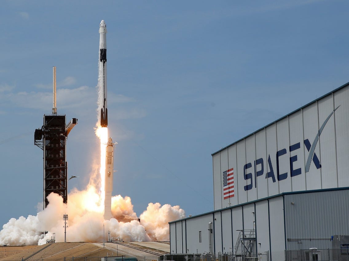 SpaceX перенесла запуск очередной партии спутников Starlink  