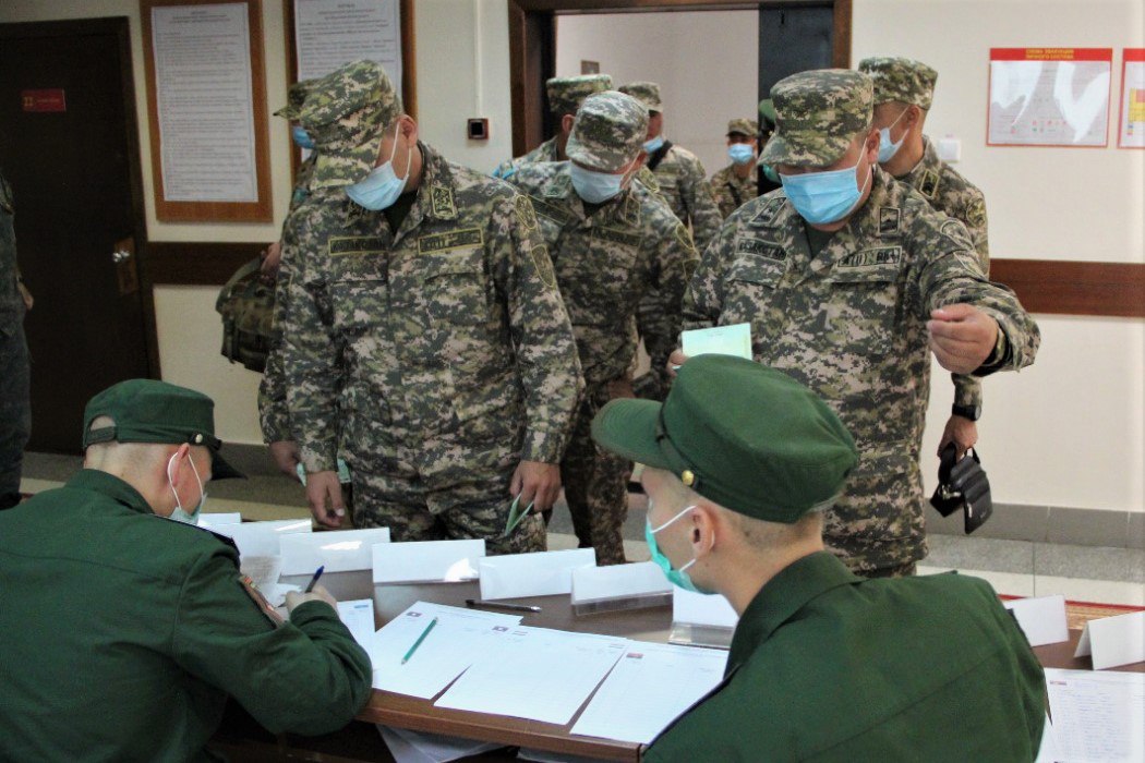 Қазақстандық танкішілер АРХО қатысу үшін Ресейге келді 