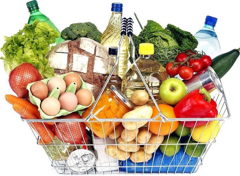 В Алматы скупают продукты мешками  