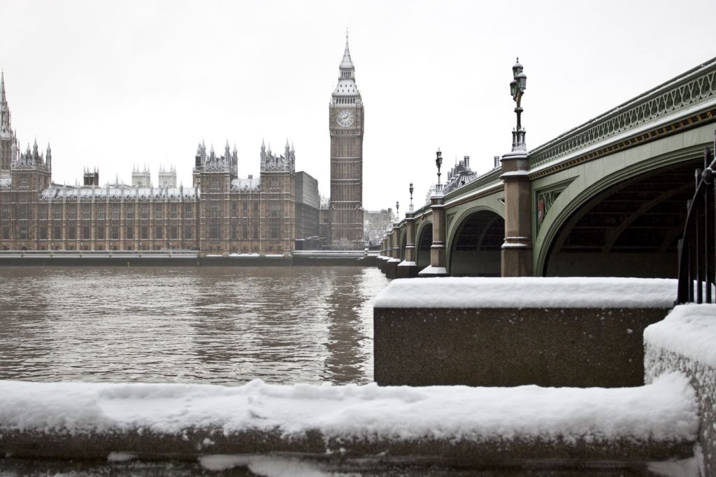 О приближении тяжелой зимы предупредили британцев 