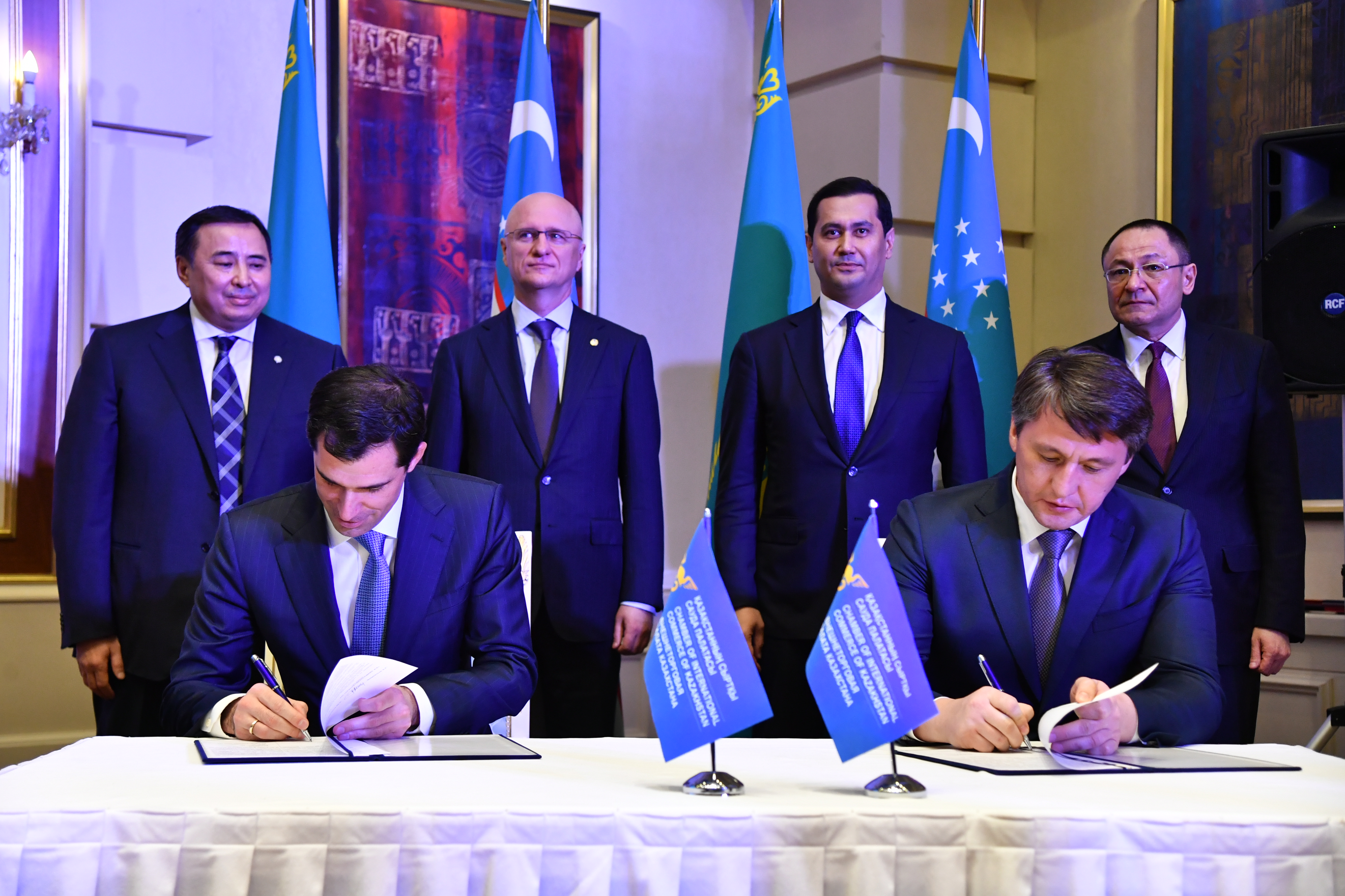 Казахстан и Узбекистан заключили соглашения на более 200 млрд тенге  