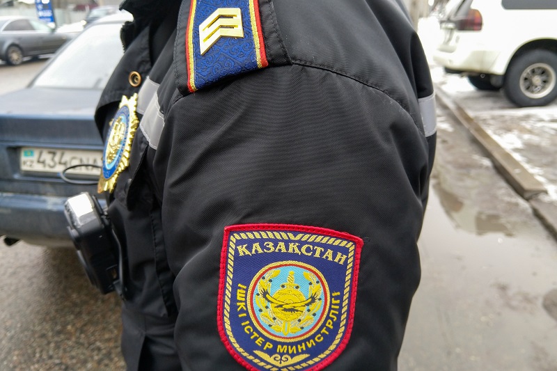 В Алматы задержан лжеполицейский  