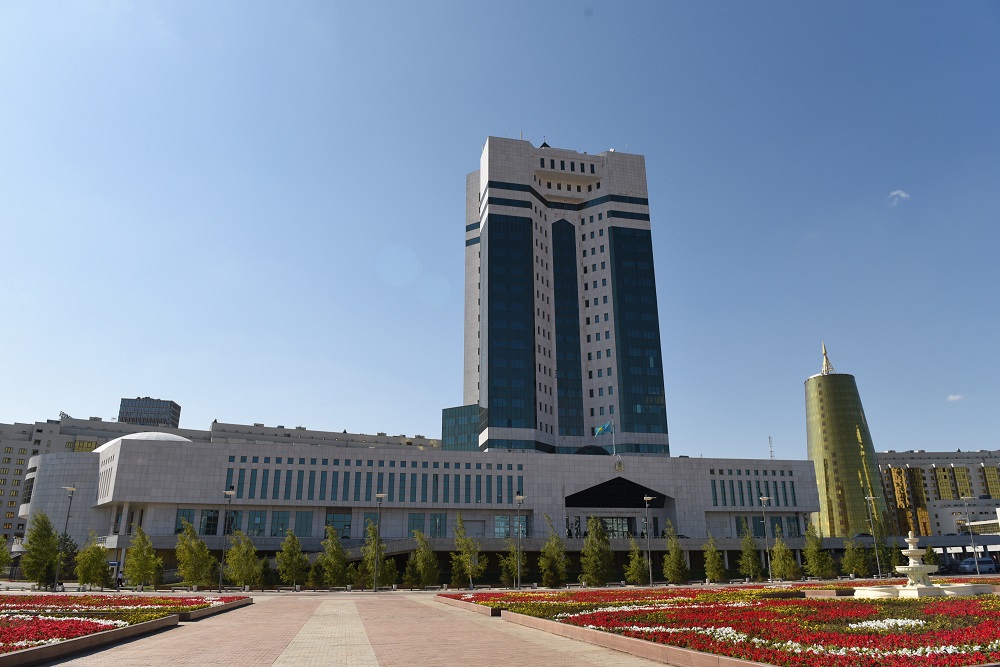 Парламент Казахстана завершил сессию  