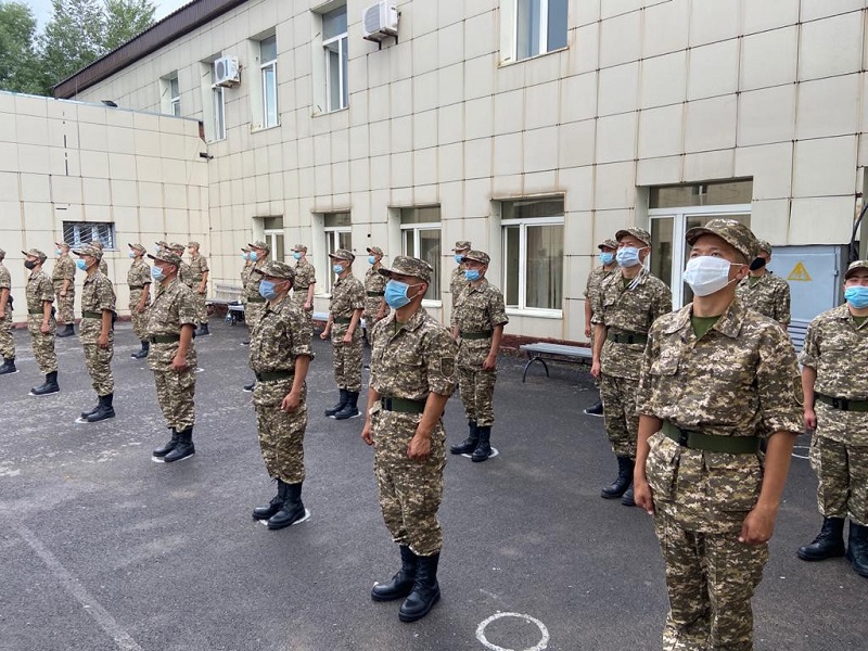 Столичные призывники отправились на срочную воинскую службу в ВС РК