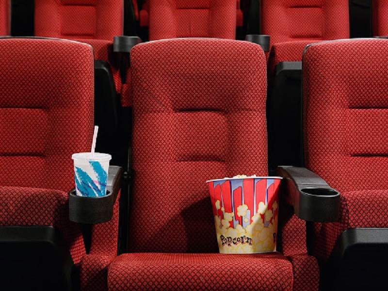 Кинотеатры и тои по-прежнему под запретом