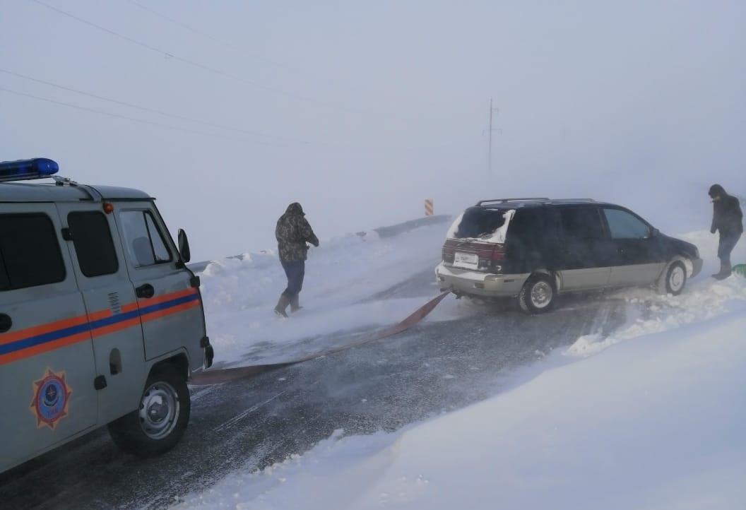 В ЗКО из-за метели закрыто движение на всех трассах  