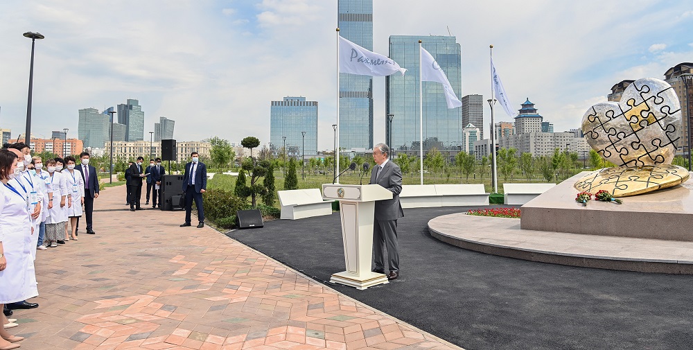 Президент: Біз дәрігерлердің еңбекақысын кезең-кезеңімен арттыруды бастадық