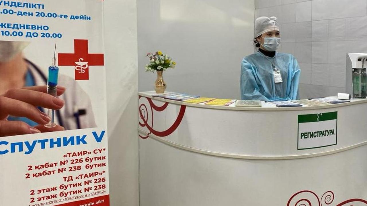 В Караганде привиться от КВИ теперь можно и в торговых домах  