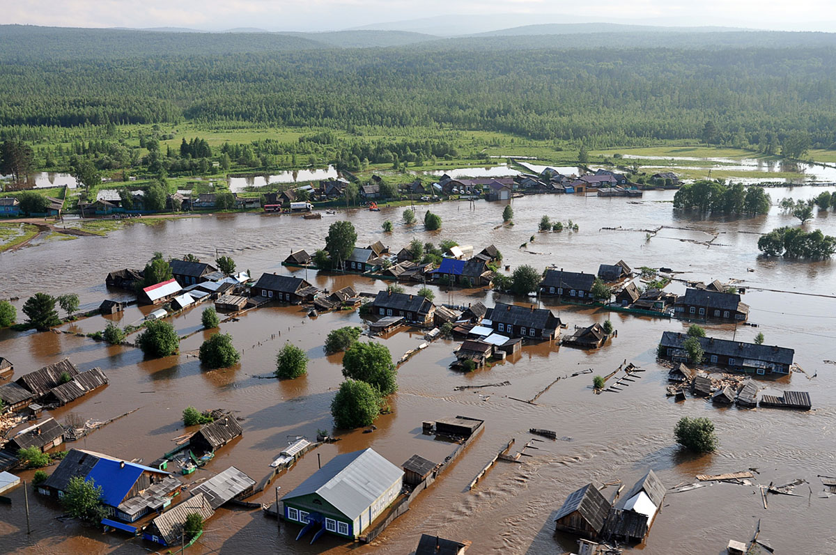 Из-за наводнения в Иркутской области эвакуируют людей   