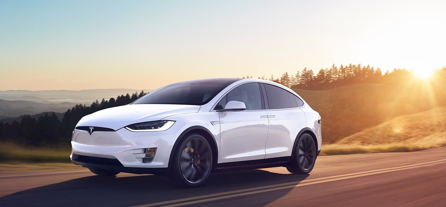 На дорогах может появиться до миллиона электрокаров Tesla в 2020 году   
