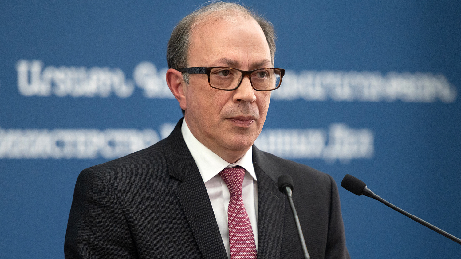 Глава МИД Армении подал в отставку