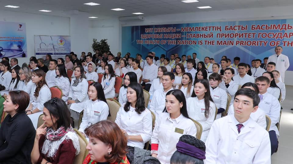 «Дипломмен ауылға» барған жас дәрігерлерге 1,5 миллион теңгеден берілді