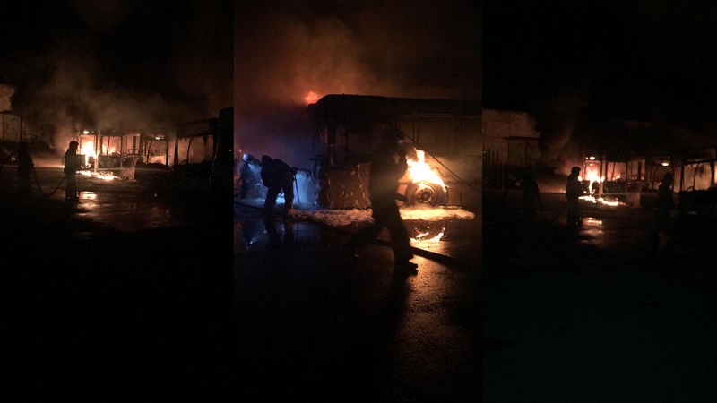 В автопарке в Рудном сгорело десять автобусов  