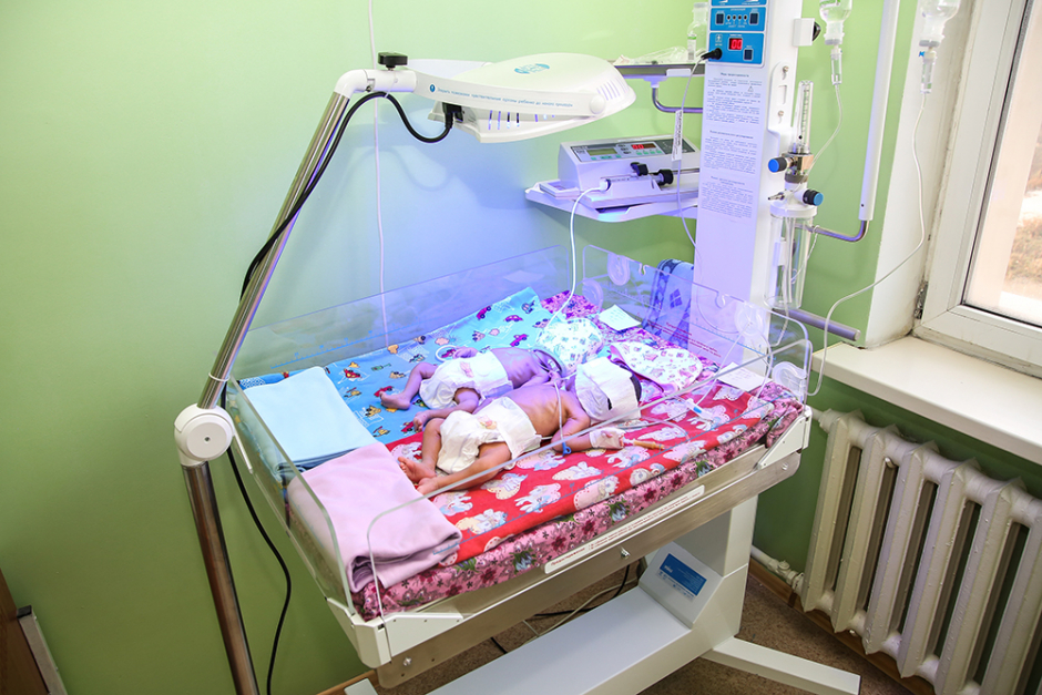 Лампа фототерапии для сохранения интеллекта и здоровья новорожденных