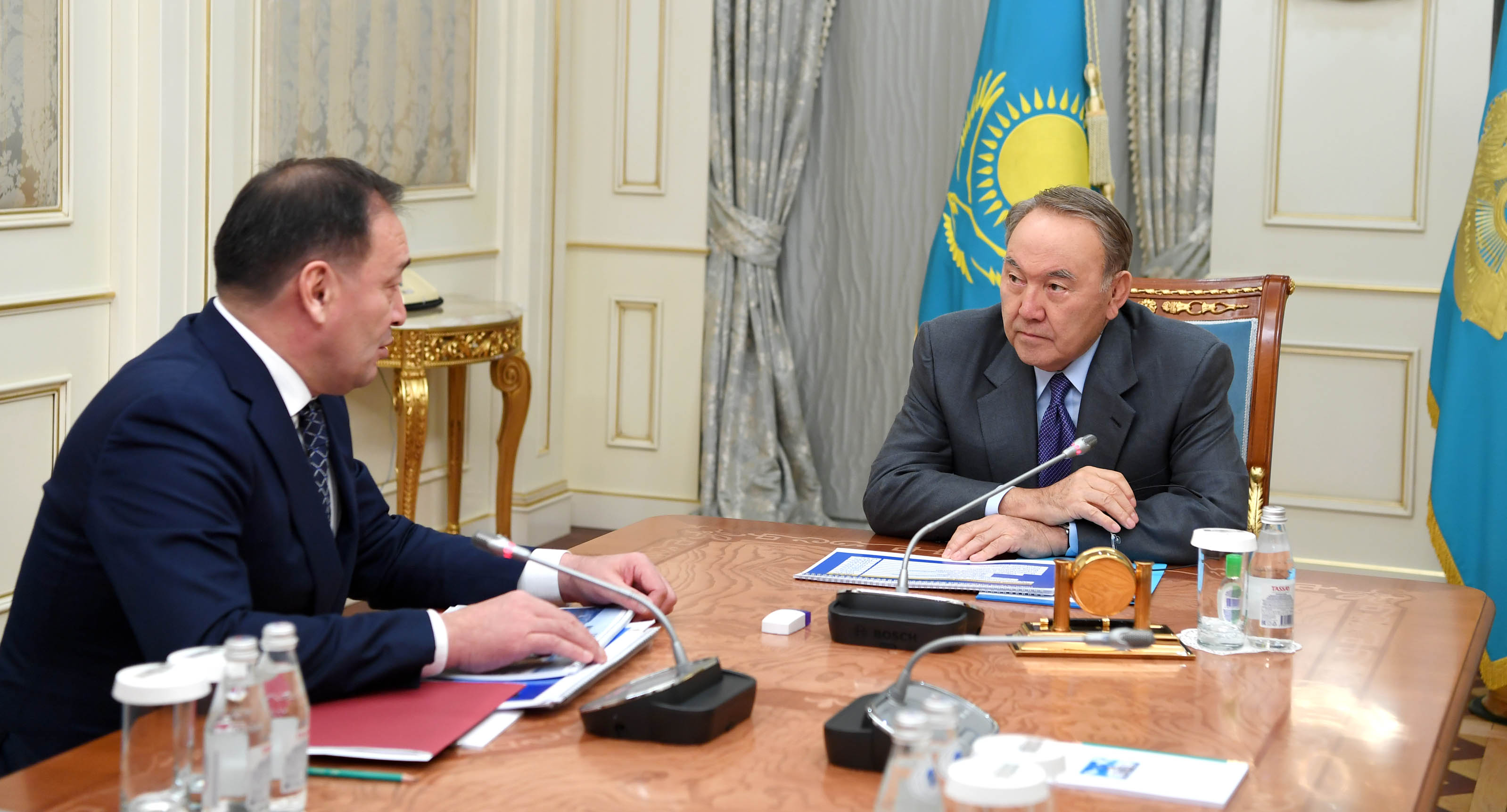 Аким Мангистауской области отчитался Назарбаеву о реализации экономических программ
