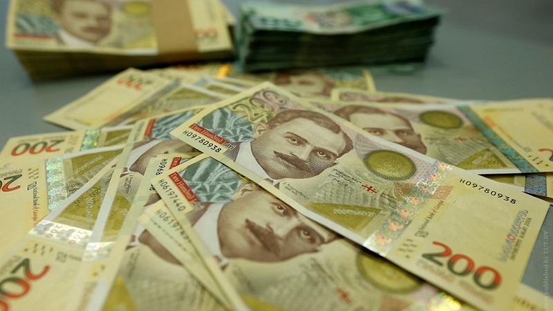 Грузинский лари упал до нового исторического минимума   