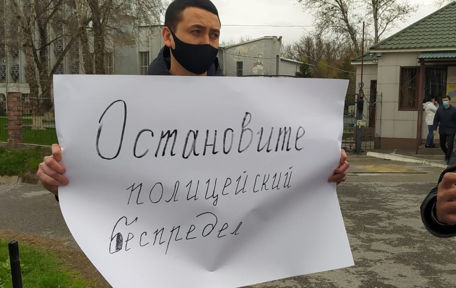 Журналисты Шымкента попросили защитить их от полицейского беспредела  