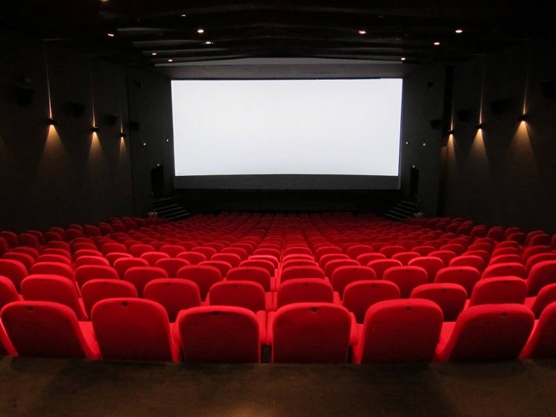 В РК сравнялось число людей, которые пойдут в кино и тех, которые опасаются идти   