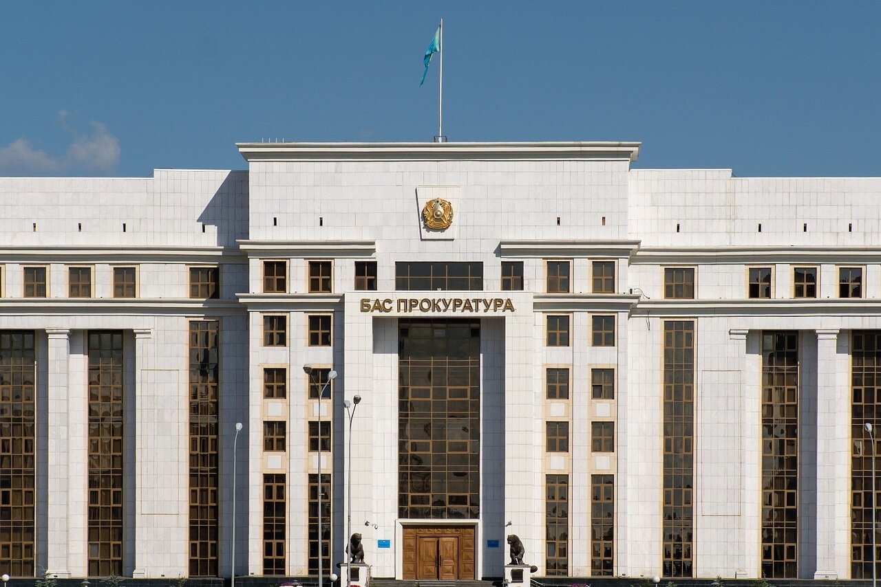Казахстанцев штрафуют за проведение соцопроса по выборам в соцсети   