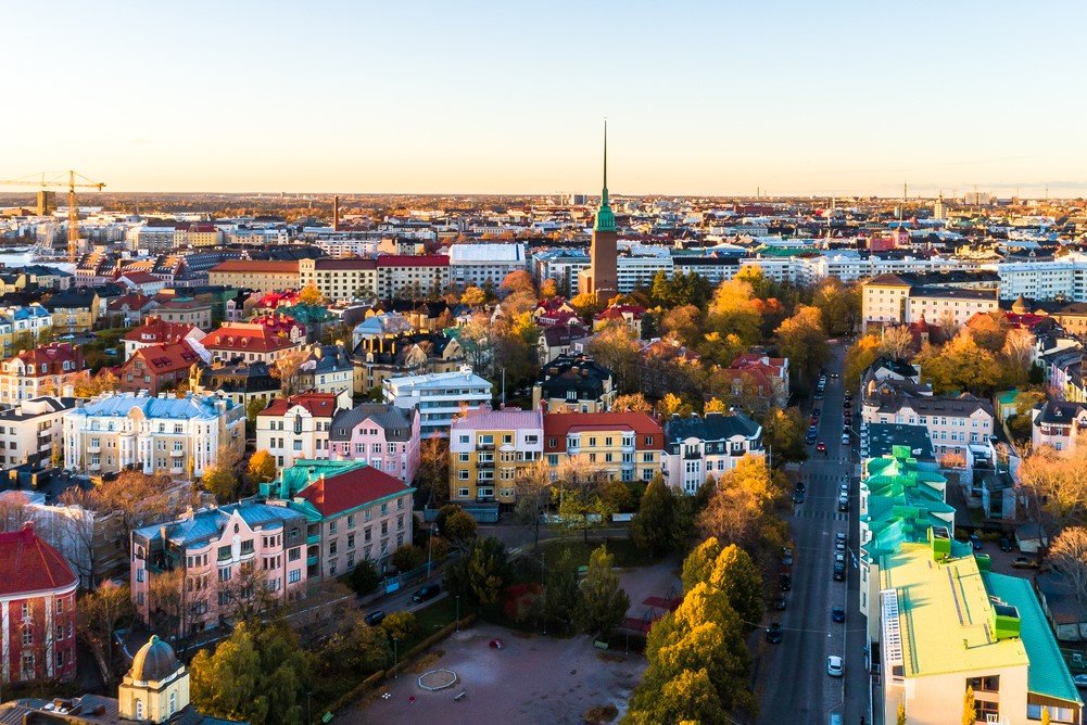 В Финляндии временно закроют бары и рестораны  