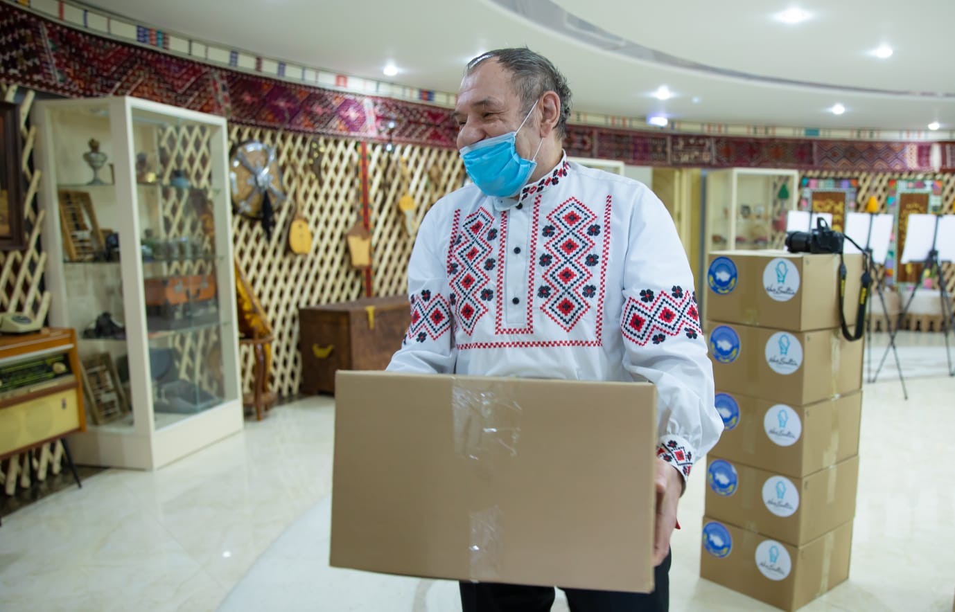 Кому раздали продуктовые корзины в Нур-Султане