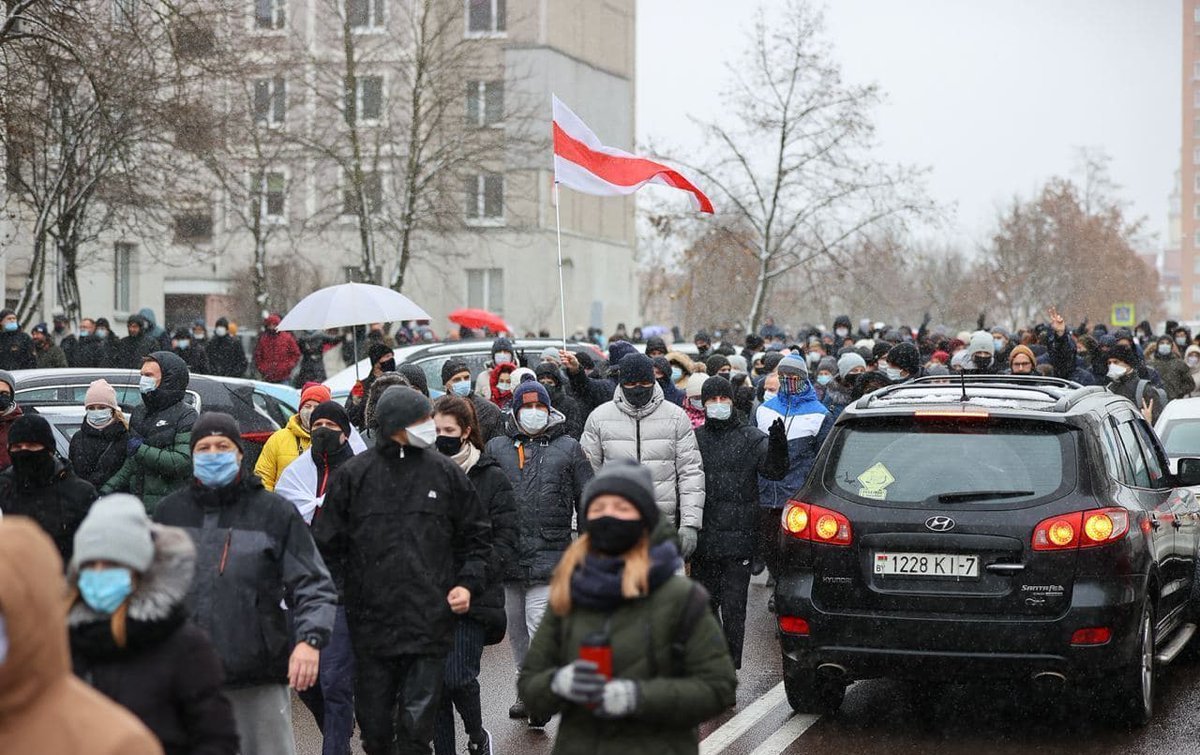 В Минске перед акцией оппозиции сосредоточивают силовиков и спецтехнику