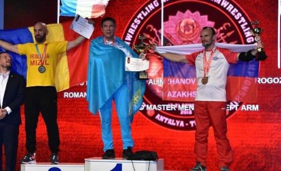 Житель Астаны завоевал титул двукратного чемпиона мира по армрестлингу