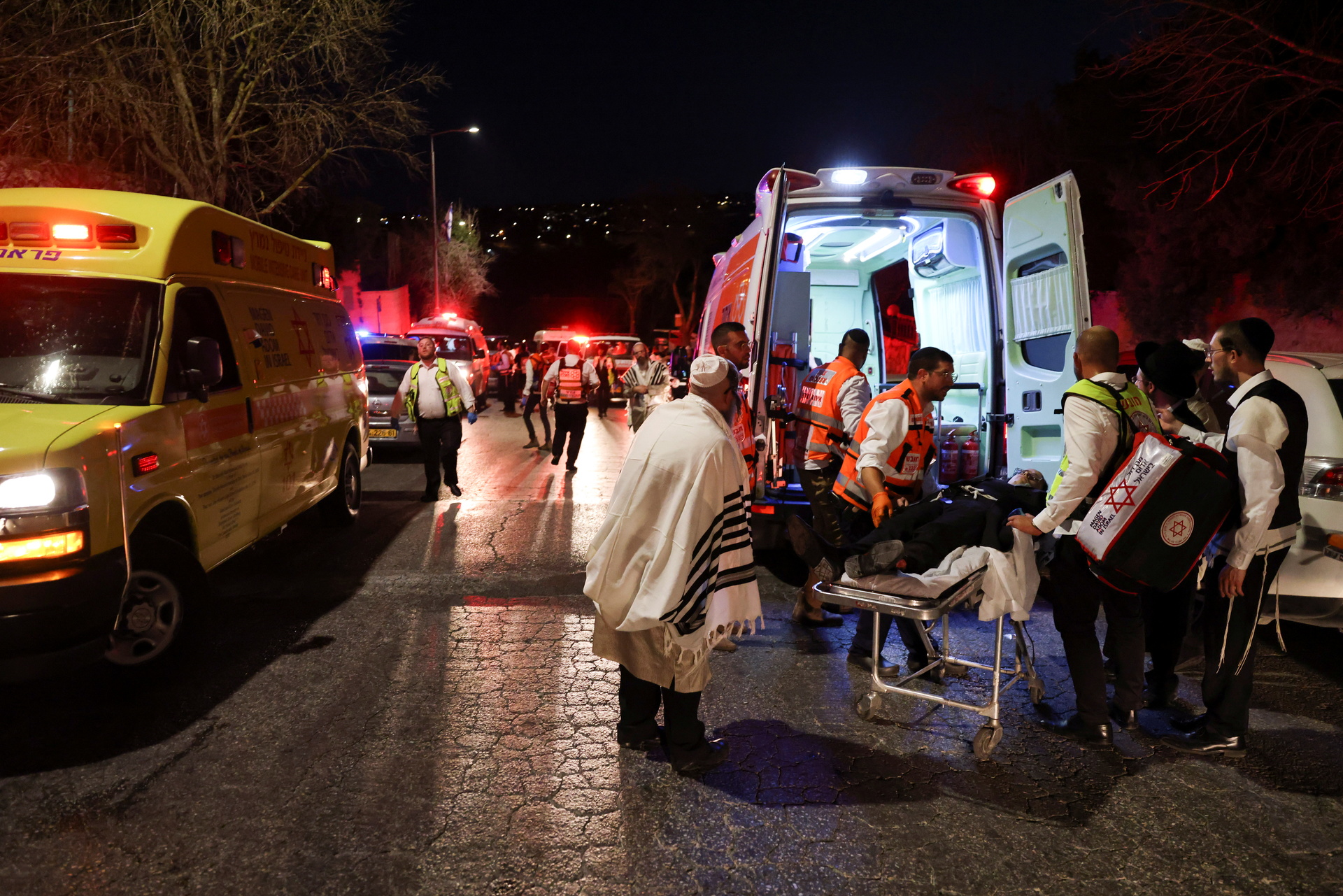 Названо число пострадавших в Израиле при обрушении трибуны в синагоге  