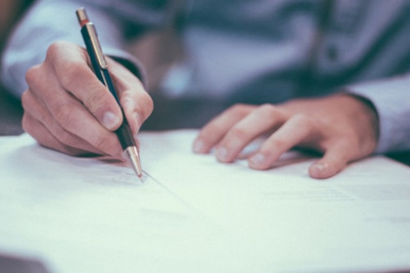 Научно-правовую экспертизу по законопроектам будут проводить эксперты из реестра, а не научные организации   