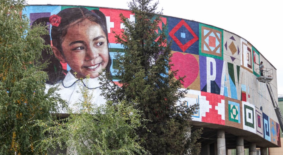 Лицо третьеклассницы теперь украшает одну из улиц Павлодара