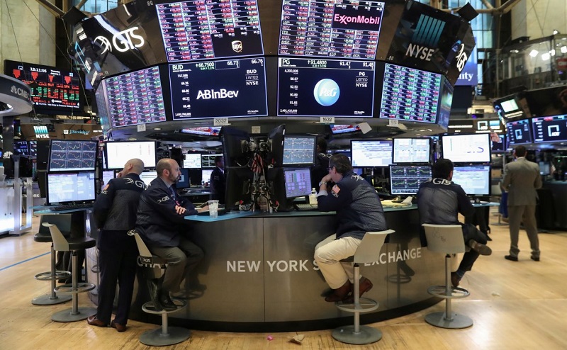 Индексы Dow Jones и S&P 500 снизились после обновления рекордов накануне  