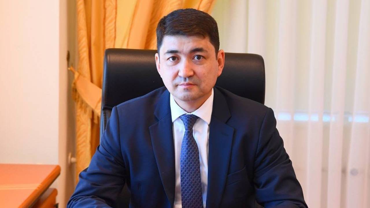 Рустем Бигари освобожден от должности вице-министра образования и науки
