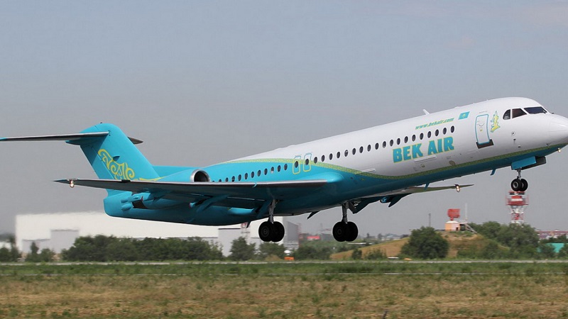 Власти советуют казахстанцам пока не покупать авиабилеты Bek Air   