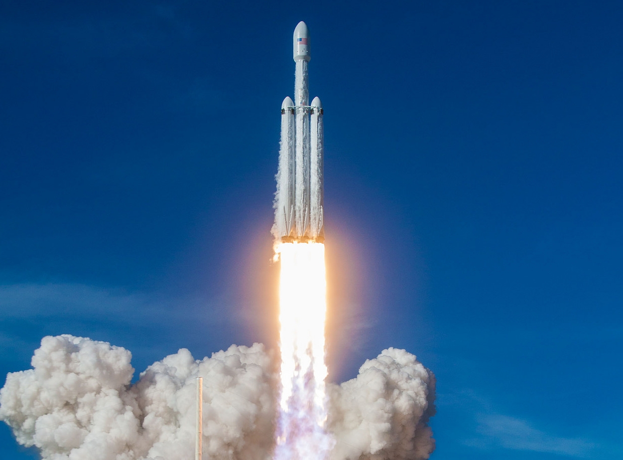 Ракета SpaceX стартовала на орбиту с турецким спутником связи Turksat 5A  