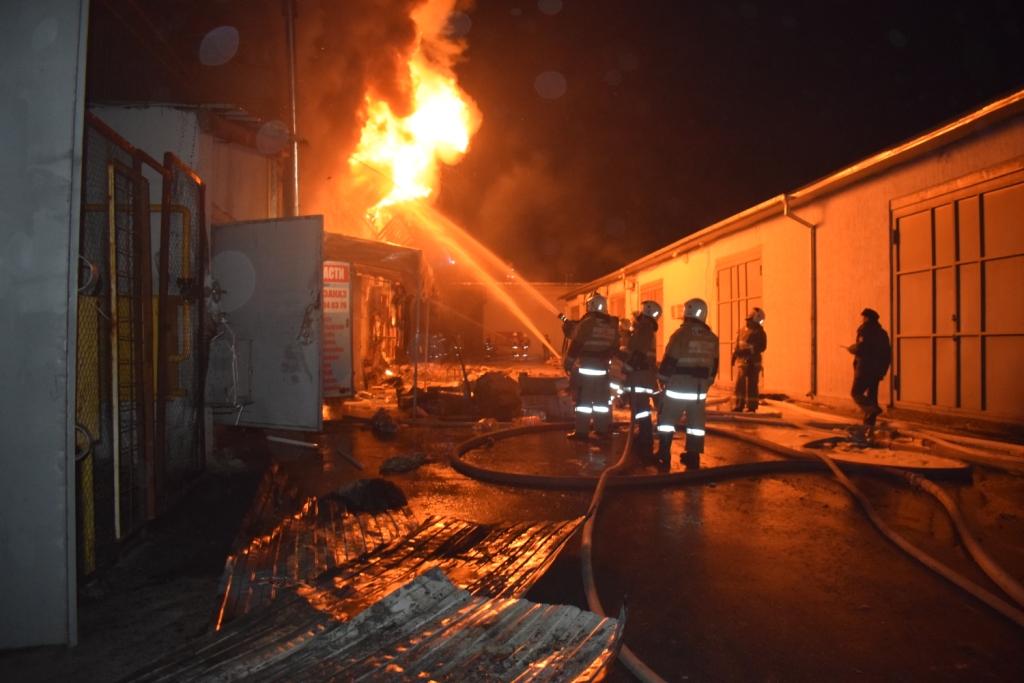 Рынок автозапчастей горел в Шымкенте  