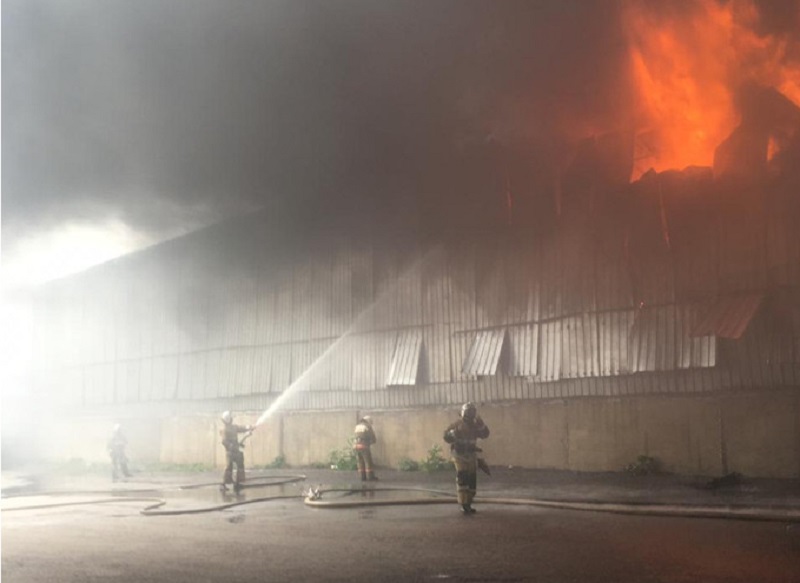 Пожар произошел на рынке "Мизам" в Алматы  