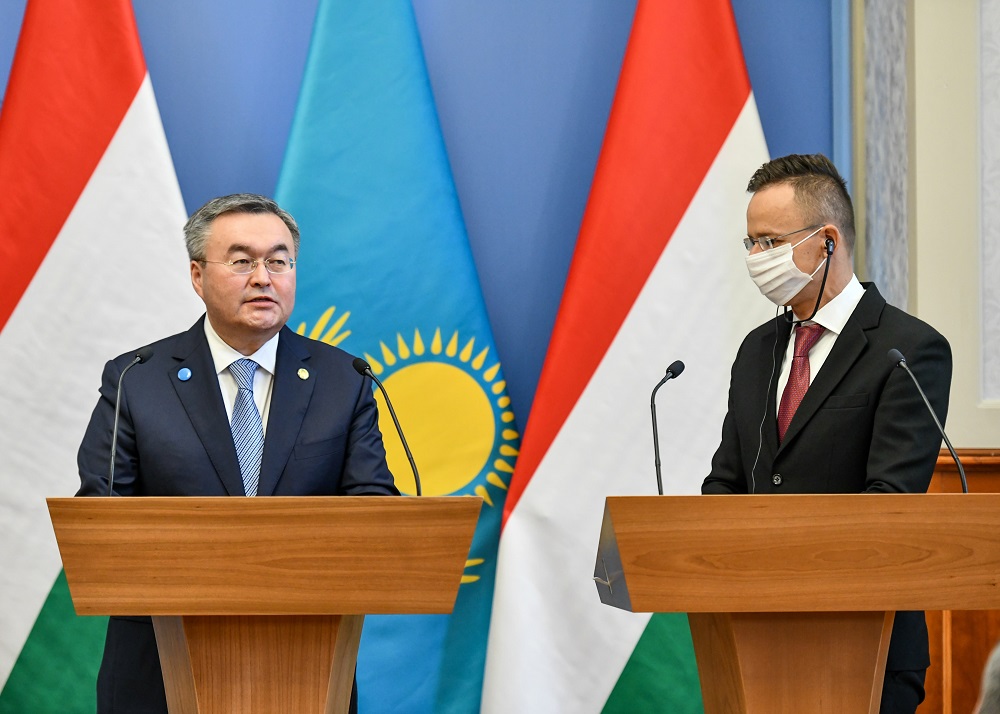 Глава МИД РК Мухтар Тлеуберди совершил официальный визит в Венгрию