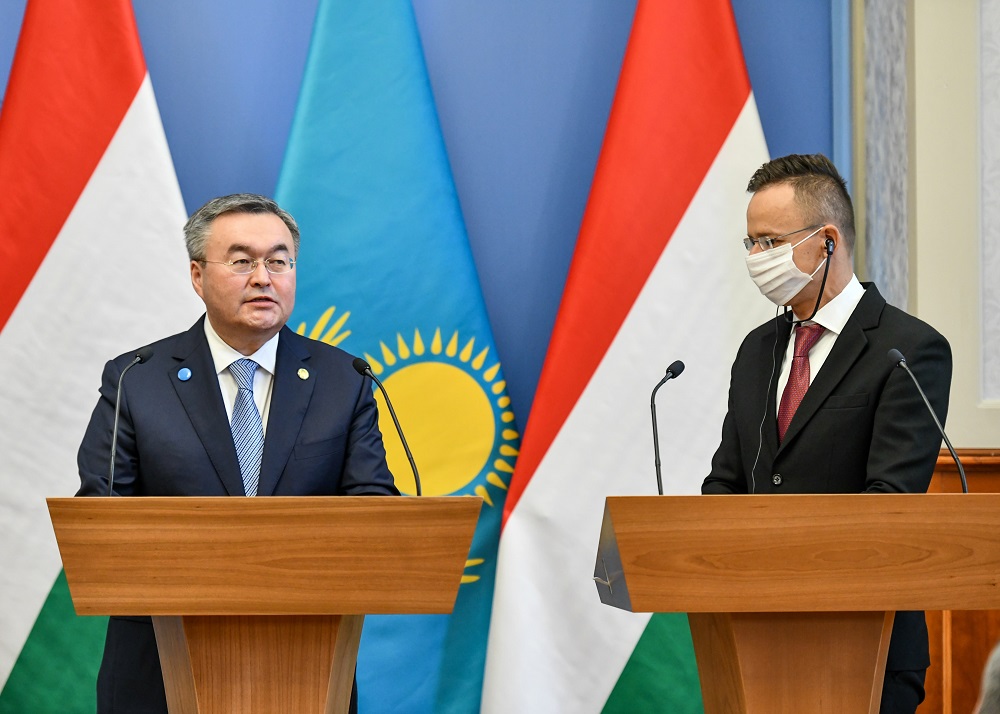 Глава МИД РК Мухтар Тлеуберди совершил официальный визит в Венгрию