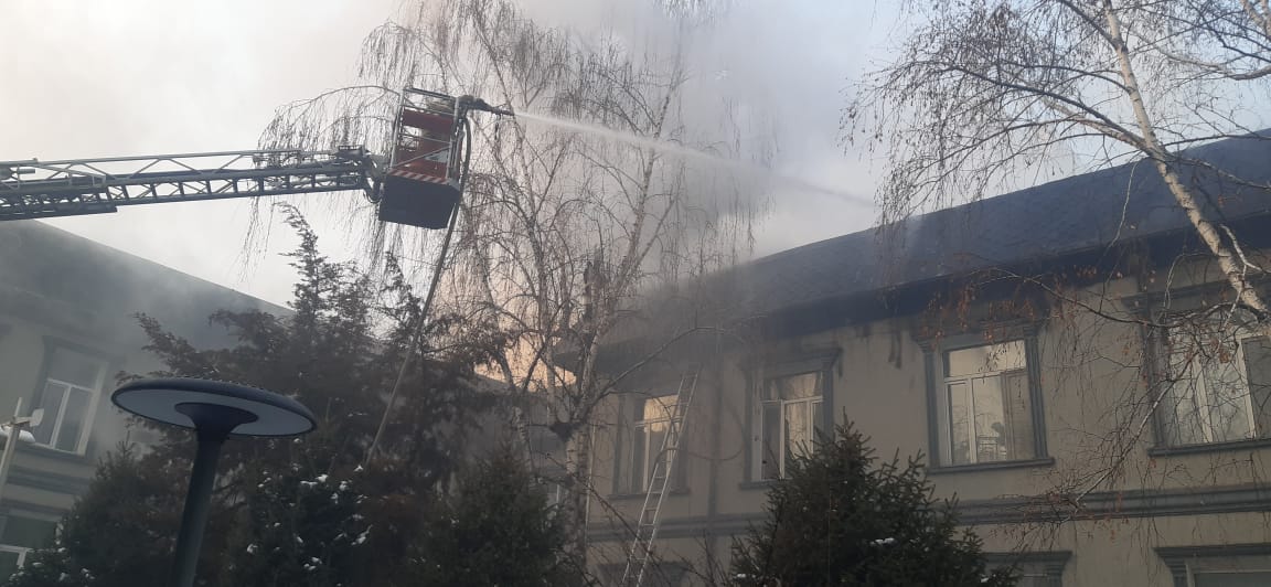 Алматыда орталық клиникалық аурухана өртенді 