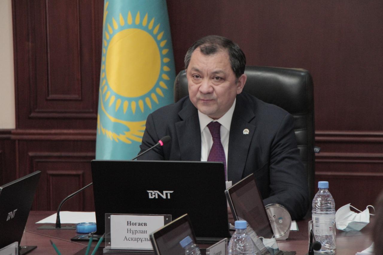 Казахстан начнет частичную реализацию нефтепродуктов через товарные биржи  