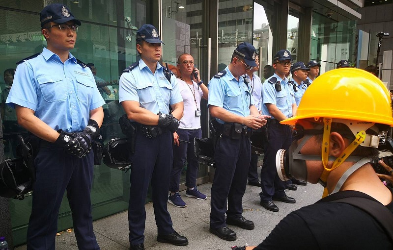 Полиция Гонконга сообщила о задержании почти 300 протестующих