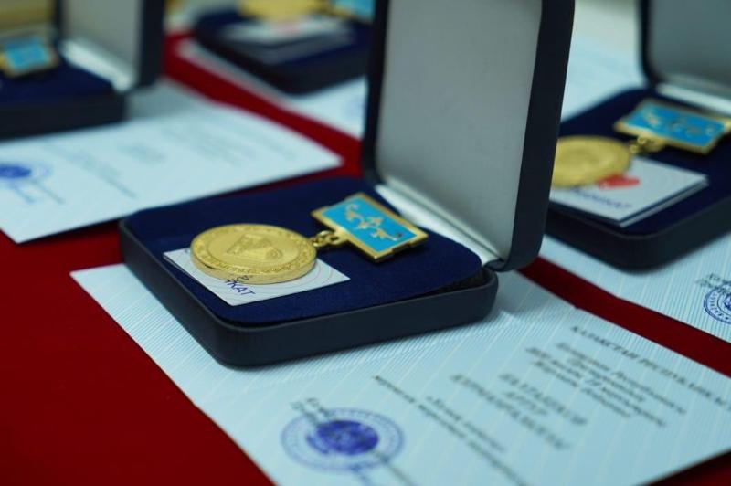 Алматинских меценатов наградили медалью "Халық алғысы"  