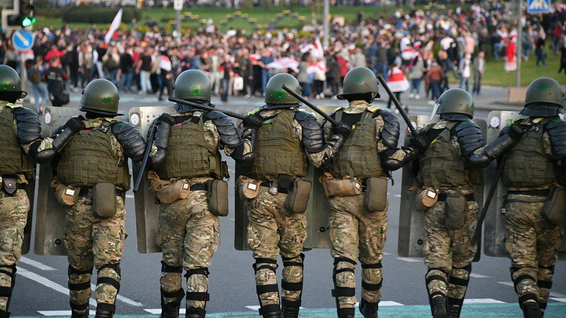 Силовики берут под контроль центр Минска и маршруты следования демонстрантов