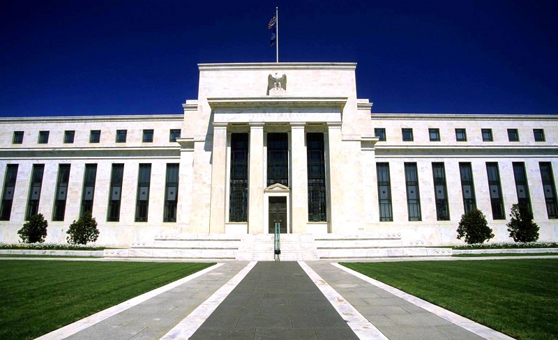 Экономика США сталкивается с серьезными рисками и неопределенностью – член ФРС  
