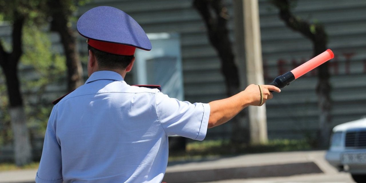 Полицейский и трое сельчан пострадали в результате бытового конфликта в Туркестанской области