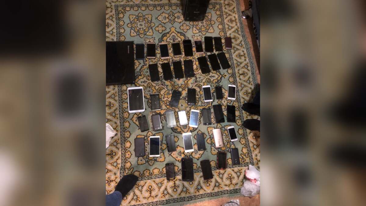 Ұрланған телефондардың IMEI кодтарын бұзған программист ұсталды 