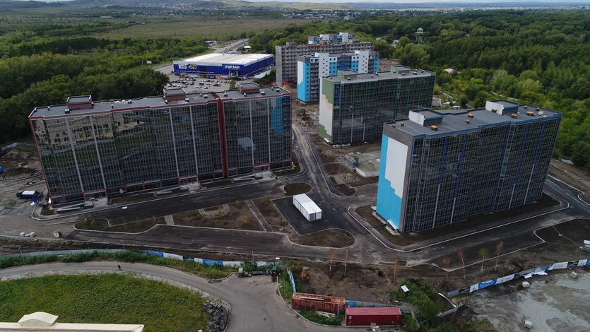 Өскеменде қолданысқа берілген жаңа үйдің тұрғындары әкімге шағым айтты
