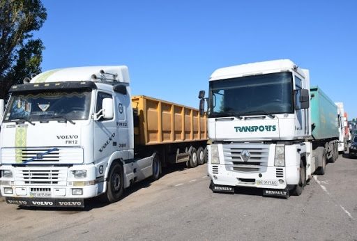 Водители грузового автотранспорта смогут проходить блокпосты в Нур-Султане в ускоренном режиме  